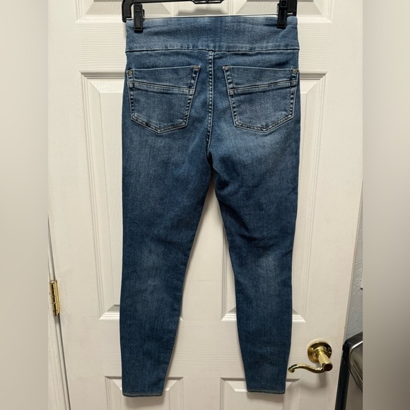 Rock & Republic Denim Rx Slimming Skinny Jeans Women's Size 2 Distressed pull on - Picture 5 of 7